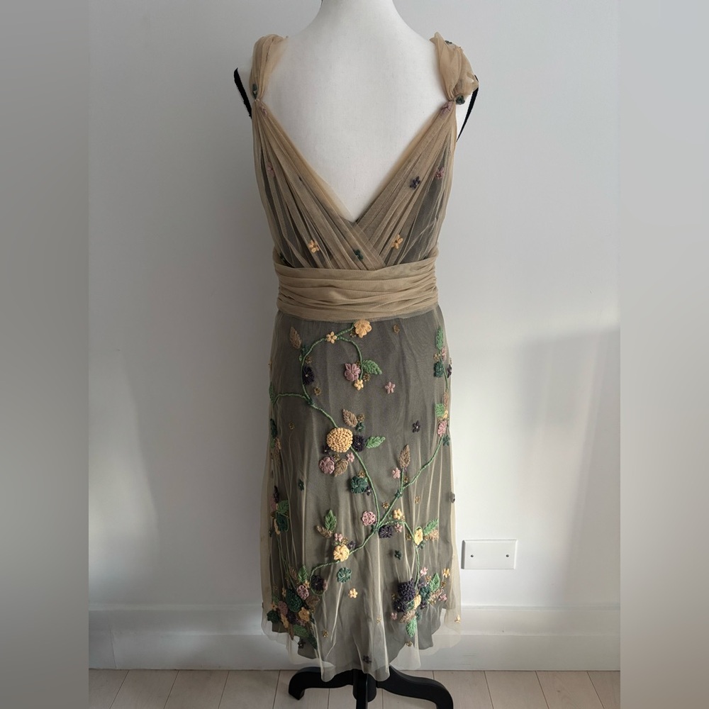 Elegant Floral Embroidered Maxi Dress - Picture 6 of 8
